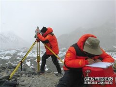 69名测绘队员奋战89天测量珠峰的“险”与“难”