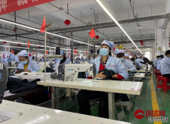 让英媒“大失所望”！新疆服饰厂厂长回应所谓“强迫劳动”：并不属实，最头疼员工跳槽